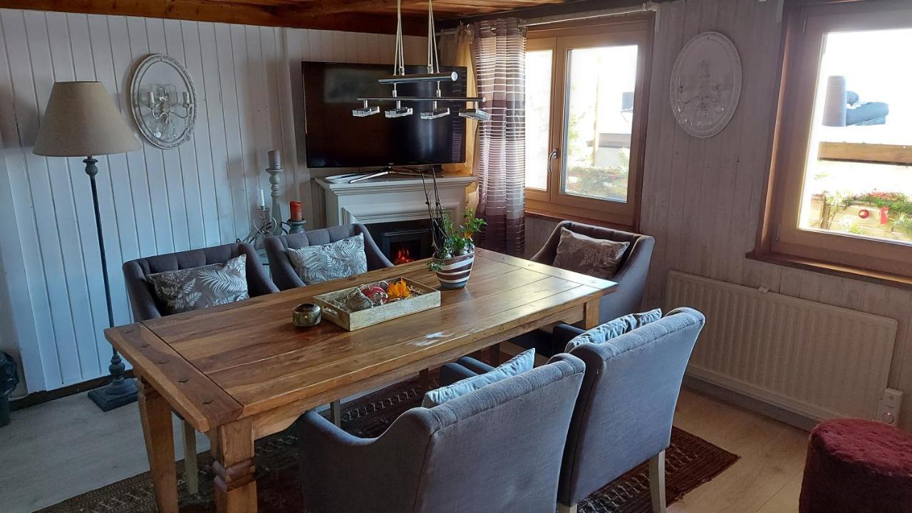 Petite Maison Sur La Colline Du Gibloux: 1Chambre,1 Salon Et Salle De Bain Prives Au Rez De Chausse, Piscine Exterieur Et Bbq , Le Chatelard  Экстерьер фото